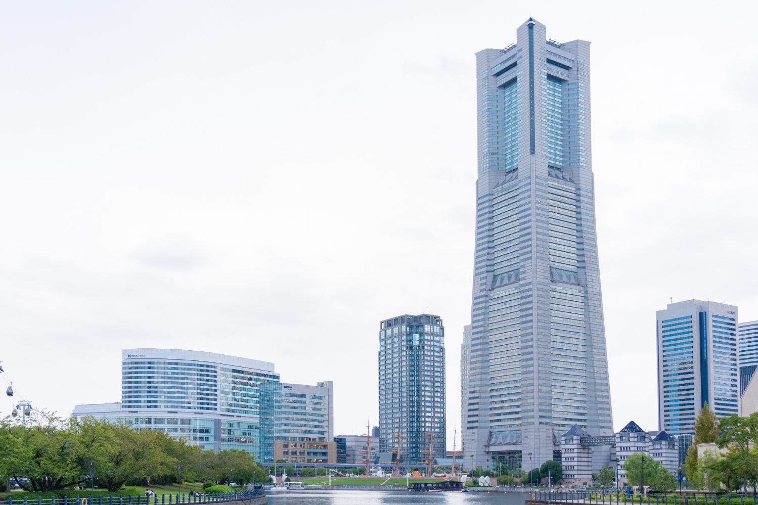 横浜ランドマークタワー